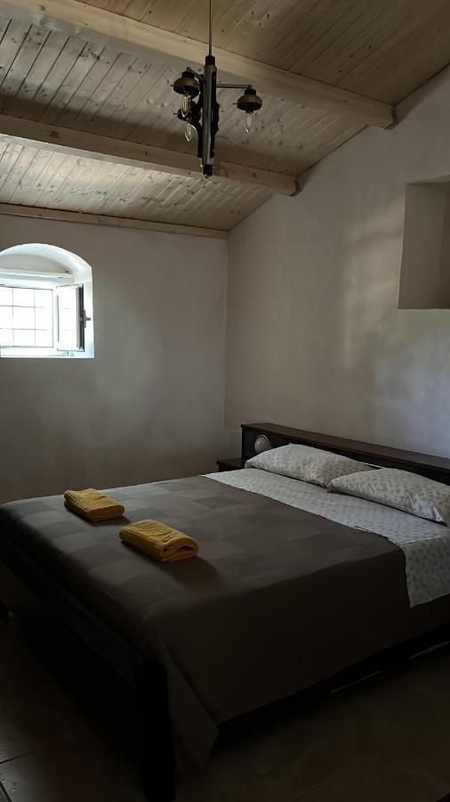 مبيت وإفطار كيارامونتي غولفي Casa Di Mirto المظهر الخارجي الصورة